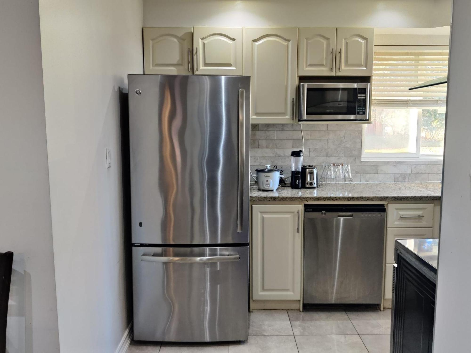 Spacious Mbr Near Kennedy Subway & Go Toronto Exterior foto